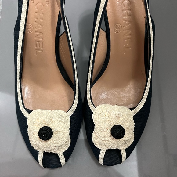 Authentic Chanel Interlocking CC Logo Slingback Heels - Picture 2 of 7